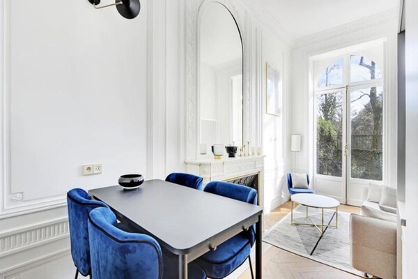 Foto van Maison Labruyère - Koninklijke Tuinsuite - Vakantiehuis in Bordeaux - DiningRoom