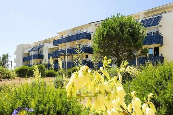 Foto van Marineblauwe residentie met twee kamers - Vakantiehuis in Lacanau - GardenSummer