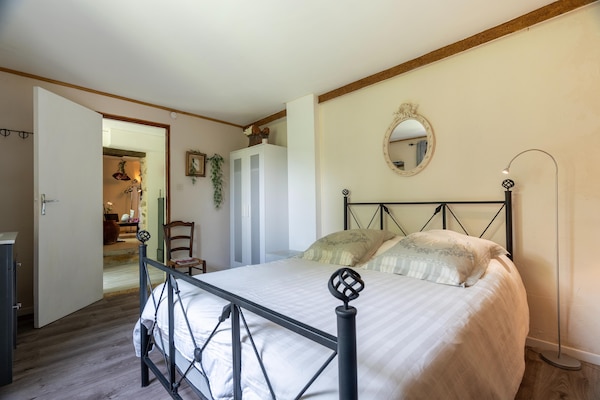 Foto van Majestueus vakantiehuis in Laroque met hottub - Vakantiehuis in Laroque - BedRoom