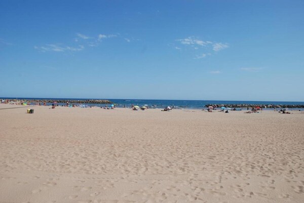 Foto van Lichte villa op een steenworp afstand van de zee - Vakantiehuis in Sérignan - AreaSummer20KM