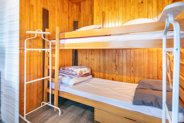 Foto van Alpine Comfort in Chamrousse - Vakantiehuis in Chamrousse - ChildrenRoom