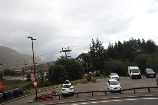 Foto van Appartement in Frankrijk bij Skiliften - Vakantiehuis in HUEZ - ViewWinter