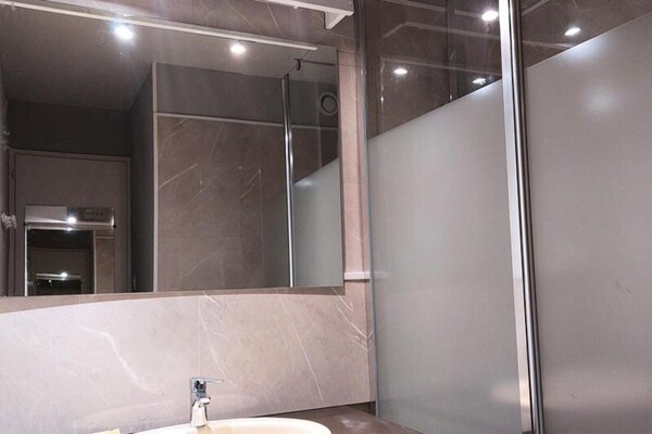 Foto van 2 stukken voor 6 personen - Vakantiehuis in VENOSC - BathRoom