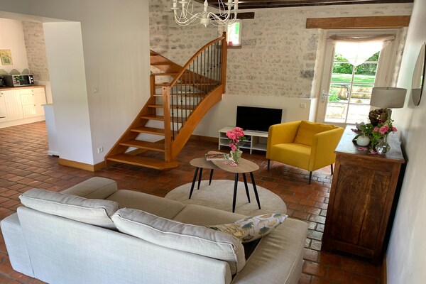 Foto van Vakantiehuis in Chilleurs bij Château - Vakantiehuis in Chilleurs-aux-Bois - LivingRoom