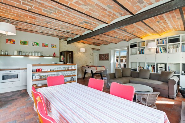 Foto van Boerderij in Yèvre-le-Châtel met zwembad - Vakantiehuis in Yèvre-la-Ville - LivingRoom