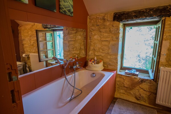 Foto van Ontsnapping aan het zwembad van de Dordogne - Vakantiehuis in Lavercantière - BathRoom