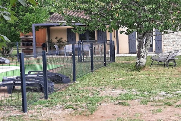 Foto van Aangename woning vlak bij Salviac met een groot zwembad - BedRoom