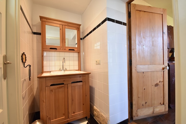 Foto van Cottage in Frankrijk met tuin bij meer - Vakantiehuis in Montaron - BathRoom