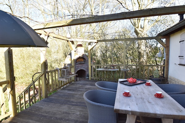 Foto van Cottage in Frankrijk met tuin bij meer - Vakantiehuis in Montaron - TerraceBalcony