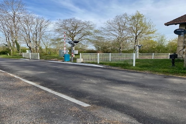 Foto van Cottage in Frankrijk met tuin bij meer - Vakantiehuis in Montaron - AreaSummer1KM