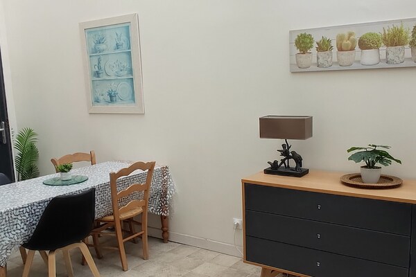 Foto van Appartement met tuin in het stadscentrum - Vakantiehuis in Saint-Omer - DiningRoom