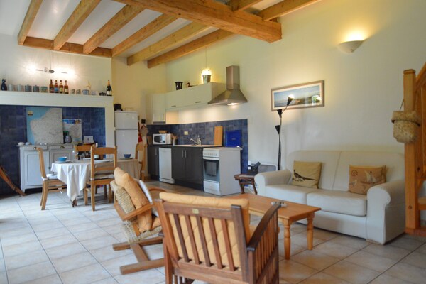 Foto van Cottage in Wierre-Effroy bij bos - Vakantiehuis in Wierre-Effroy (Londefort) - LivingRoom