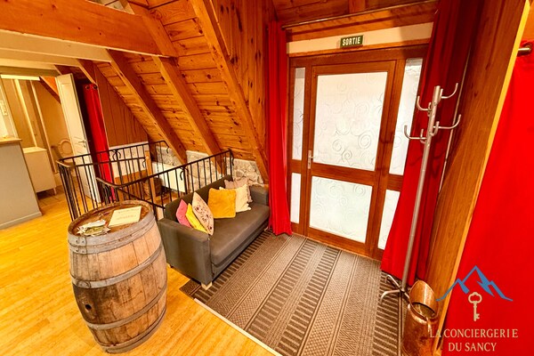 Foto van Berghut voor 12 personen - Vakantiehuis in Murat-le-Quaire - LivingRoom