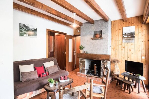 Foto van 2 stukken voor 4 personen - Vakantiehuis in ST LARY SOULAN - LivingRoom