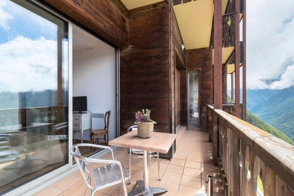 Foto van Appartement in Pyreneeën met verwarmd zwembad - Vakantiehuis in ST LARY SOULAN - TerraceBalcony