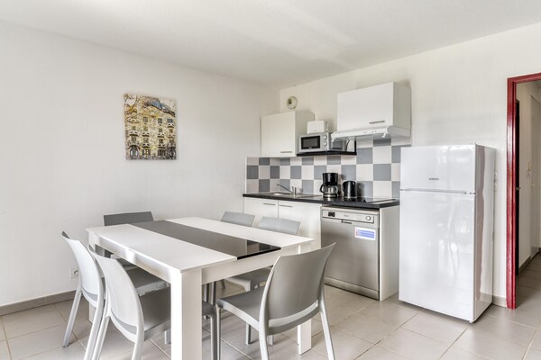 Foto van Stijlvol familieappartement met zwembad en sauna. - Vakantiehuis in Argeles-sur-mer - DiningRoom