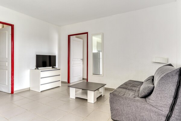 Foto van Stijlvol familieappartement met zwembad en sauna. - Vakantiehuis in Argeles-sur-mer - LivingRoom