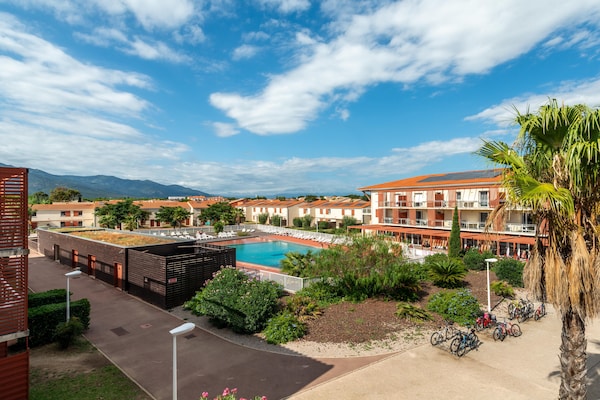 Foto van Stijlvol familieappartement met zwembad en sauna. - Vakantiehuis in Argeles-sur-mer - ExteriorSummer