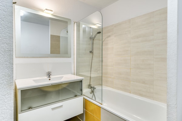 Foto van Stijlvol familieappartement met zwembad en sauna. - Vakantiehuis in Argeles-sur-mer - BathRoom