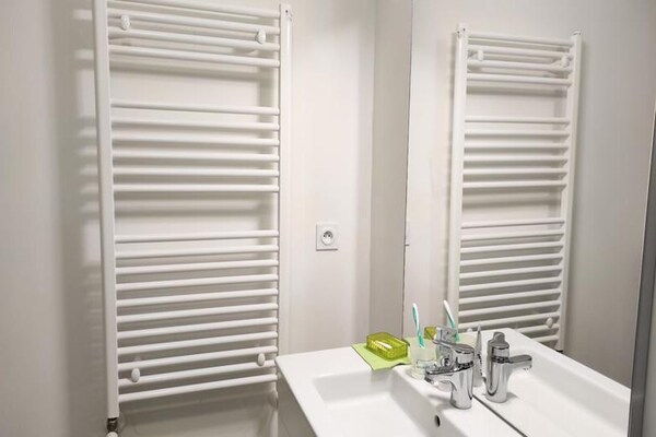 Foto van 2 stukken voor 3 personen - Vakantiehuis in AIX LES BAINS - BathRoom