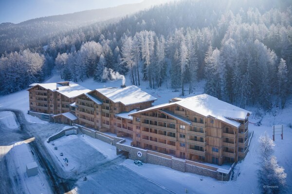 Foto van Appartement in Fornelet met Ski-In/Ski-Out - Vakantiehuis in AIME-LA-PLANGE - ExteriorWinter