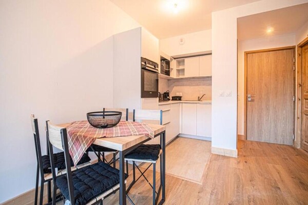 Foto van 2 stukken voor 4 personen - Vakantiehuis in LES AVANCHERS VALMOREL - DiningRoom