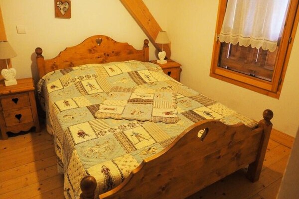 Foto van Chalet in Fontaine bij de skipistes - Vakantiehuis in LES AVANCHERS VALMOREL - BedRoom