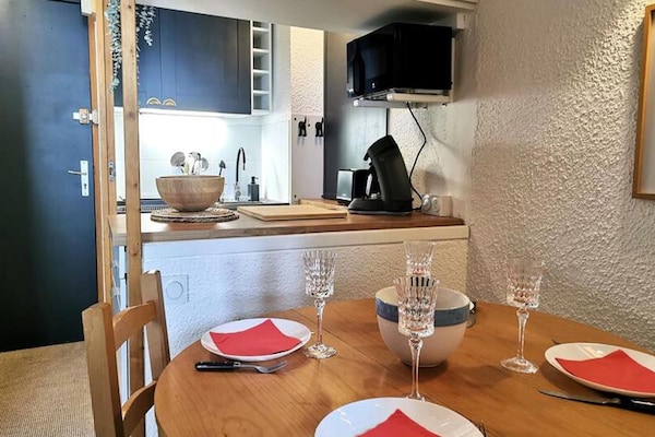 Foto van 2 stukken voor 4 personen - Vakantiehuis in LES AVANCHERS VALMOREL - DiningRoom