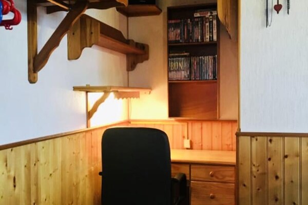 Foto van Chalet in de Alpen met prachtig uitzicht op de bergen - Untagged