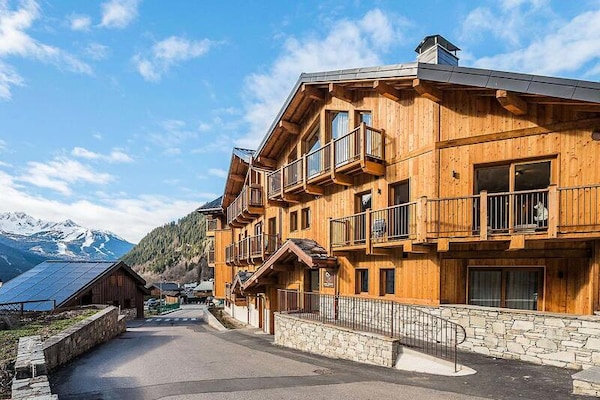 Foto van 7 kamers voor 12 personen - Vakantiehuis in CHAMPAGNY EN VANOISE - 