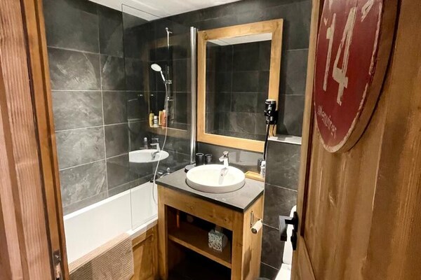 Foto van Chalet in Caseblanche met jacuzzi en skilift - Vakantiehuis in LES BELLEVILLE - Untagged