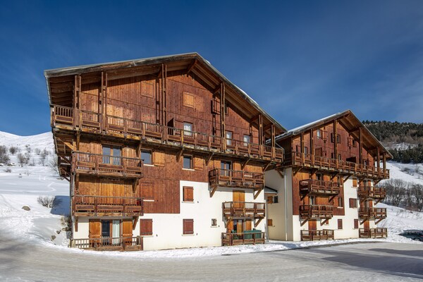 Foto van Appartement in Franse Alpen met zwembad - Vakantiehuis in Saint-Sorlin-d´Arves - ExteriorWinter