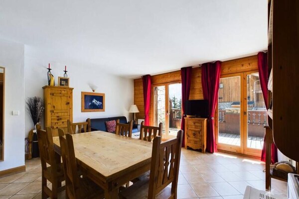 Foto van 3 Kamers voor 6 personen - Vakantiehuis in MONTVALEZAN - ExteriorSummer