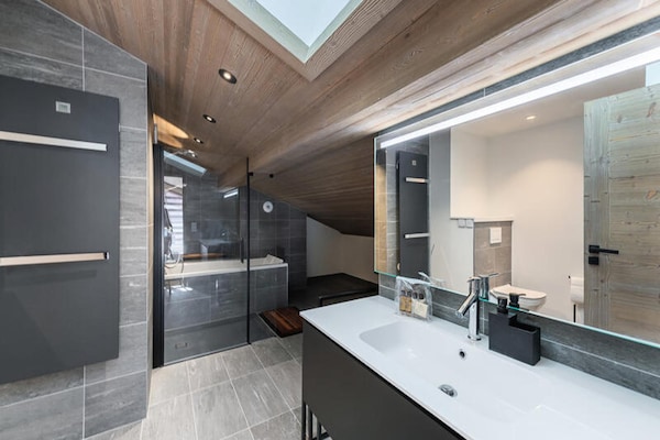 Foto van Hengst Een Woonplaats - Vakantiehuis in MEGEVE - BathRoom