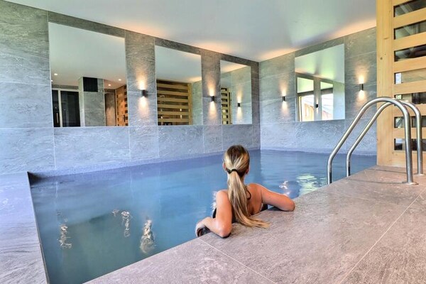 Foto van Chalet in Les Gets met binnenzwembad en spa - Vakantiehuis in LES GETS - Untagged