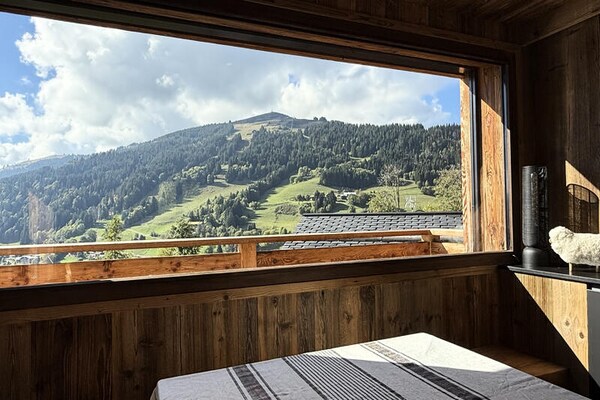 Foto van Chalet in Les Gets met Jacuzzi & Uitzicht - Vakantiehuis in Les Gets - Untagged