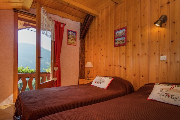 Foto van Chalet in Rhone-Alpes met Uitzicht - Vakantiehuis in Abondance - BedRoom