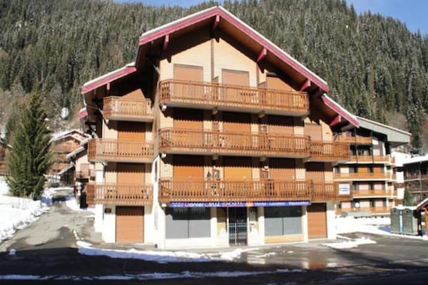 Foto van Residentie Les Perthuis - Vakantiehuis in CHATEL - ExteriorWinter