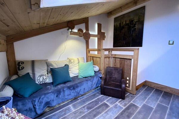 Foto van 3 stukken voor 4 personen - Vakantiehuis in CHAMONIX MONT BLANC - LivingRoom