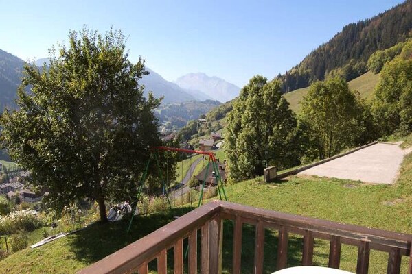 Foto van Appartement in de buurt van Aravis met uitzicht op de bergen - Untagged