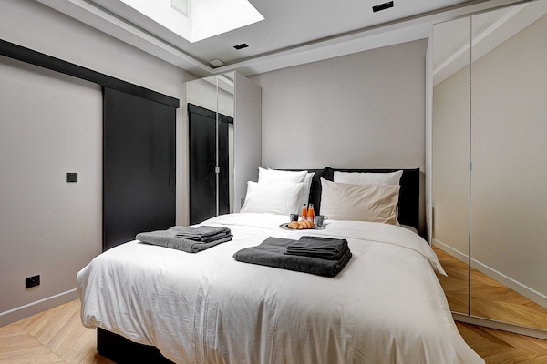 Foto van Elegant appartement met AC-3BR-10P-Place des Vosges - 