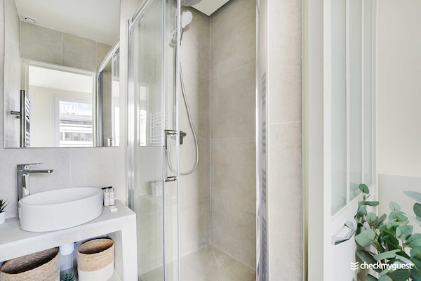 Foto van Charmant appartement - 2BR/6P - Faubourg-du-Roule - Vakantiehuis in Paris - 