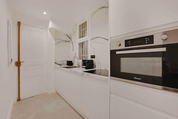 Foto van Charmant appartement - 2BR/6P - Gare Saint-Lazare - Vakantiehuis in Paris - 