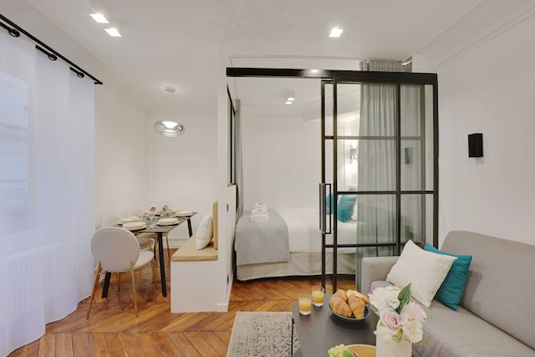 Foto van Charmant appartement - 2BR/6P - Gare Saint-Lazare - Vakantiehuis in Paris - 