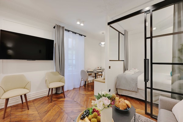 Foto van Charmant appartement - 2BR/6P - Gare Saint-Lazare - Vakantiehuis in Paris - 