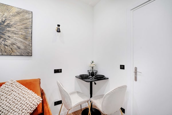 Foto van Elegante Studio - 2P - Pigalleplein - Vakantiehuis in Paris - LivingRoom