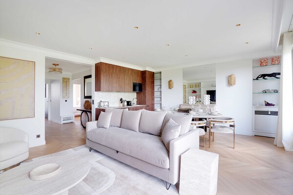 Foto van Luxe appartement - 2 slaapkamers - 6 slaapkamers met uitzicht op de Eiffeltoren - Untagged