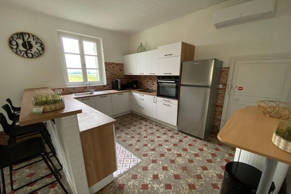 Foto van Charmante Franse plattelandsbestemming met zwembad - Kitchen