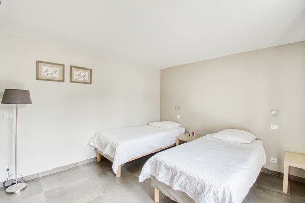 Foto van Villa in Le Plan-de-la-Tour met Zwembad - Vakantiehuis in Le Plan-de-la-tour - BedRoom