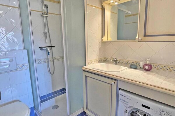 Foto van 3 stukken voor 6 personen - Vakantiehuis in STE MAXIME - BathRoom